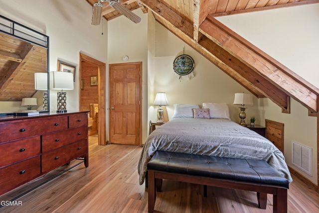 559 Crest Road, Gatlinburg, TN 37738