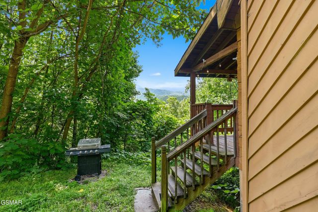 559 Crest Road, Gatlinburg, TN 37738