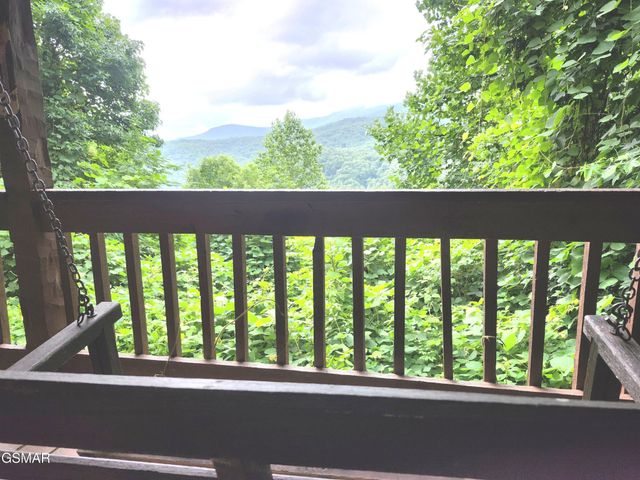 559 Crest Road, Gatlinburg, TN 37738