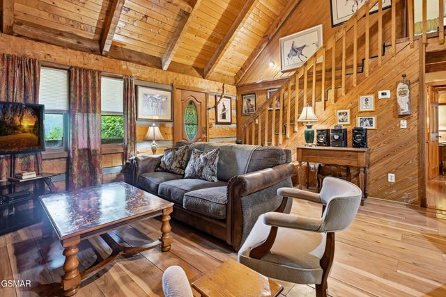 559 Crest Road, Gatlinburg, TN 37738