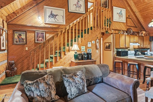 559 Crest Road, Gatlinburg, TN 37738