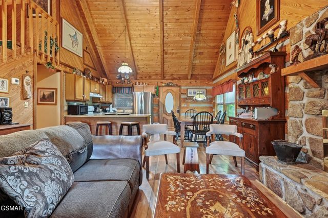 559 Crest Road, Gatlinburg, TN 37738
