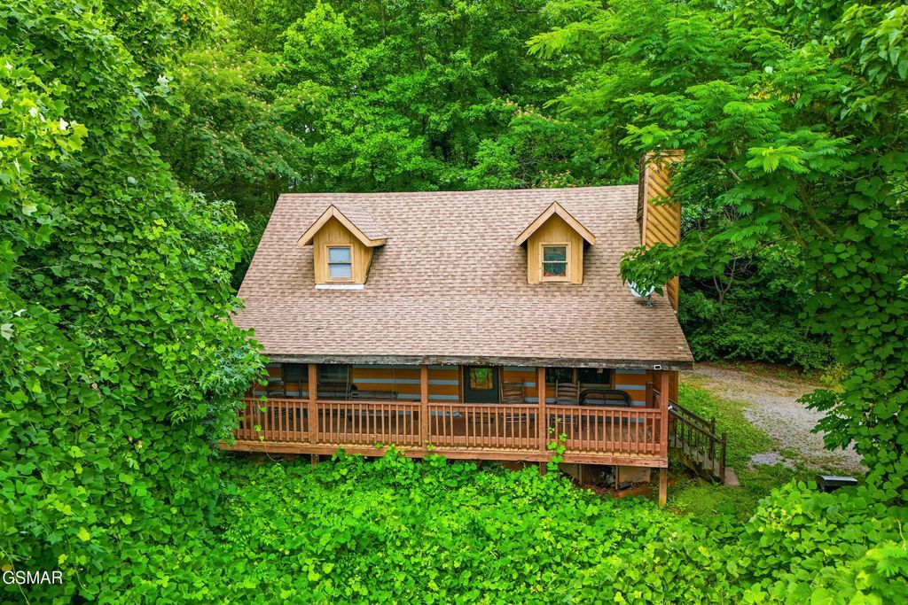 559 Crest Road, Gatlinburg, TN 37738