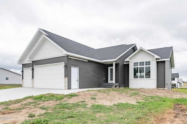 5315 Hendrickson Drive, Bismarck, ND 58504 property photo