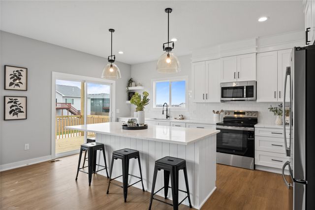 321 11th Street NW, Bondurant, IA 50035