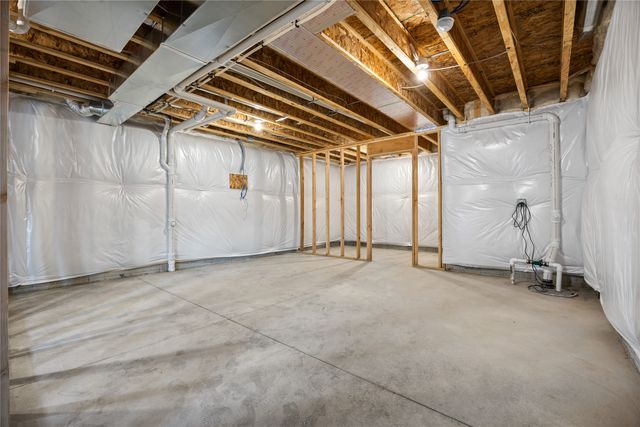 321 11th Street NW, Bondurant, IA 50035