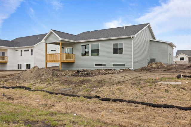 321 11th Street NW, Bondurant, IA 50035