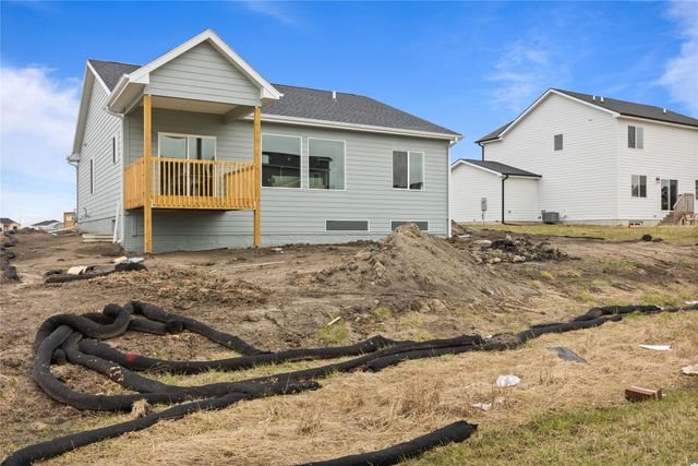 321 11th Street NW, Bondurant, IA 50035