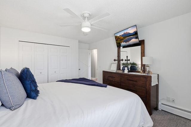 14851 Endicott Way 206, Apple Valley, MN 55124