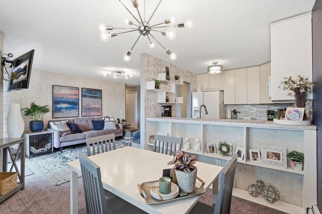 14851 Endicott Way 206, Apple Valley, MN 55124