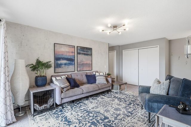 14851 Endicott Way 206, Apple Valley, MN 55124