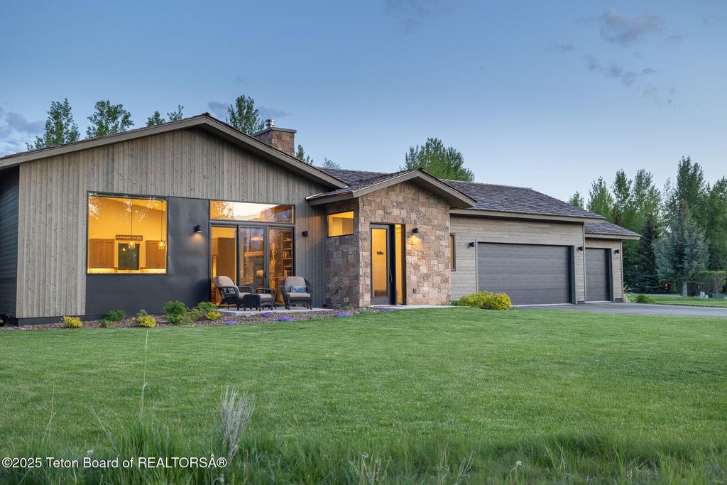 6300 N ASPEN Drive, Jackson, WY 83001 photo 2