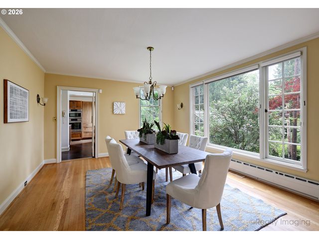 1975 Sw EDGEWOOD Rd, Portland, OR 97201