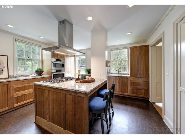 1975 Sw EDGEWOOD Rd, Portland, OR 97201