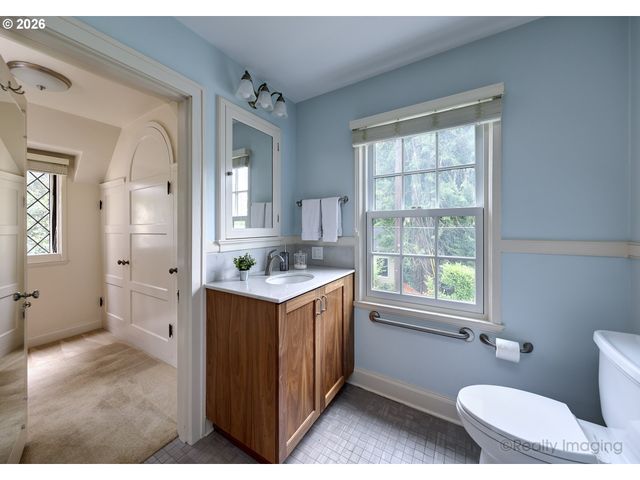 1975 Sw EDGEWOOD Rd, Portland, OR 97201