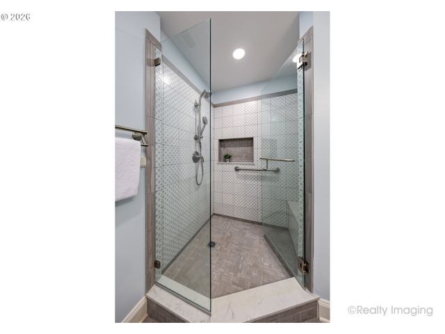 1975 Sw EDGEWOOD Rd, Portland, OR 97201