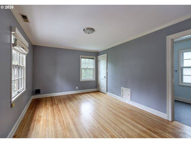 1975 Sw EDGEWOOD Rd, Portland, OR 97201