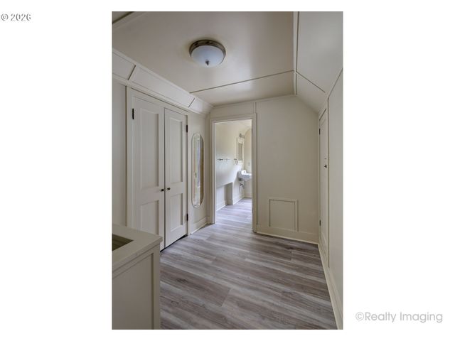 1975 Sw EDGEWOOD Rd, Portland, OR 97201