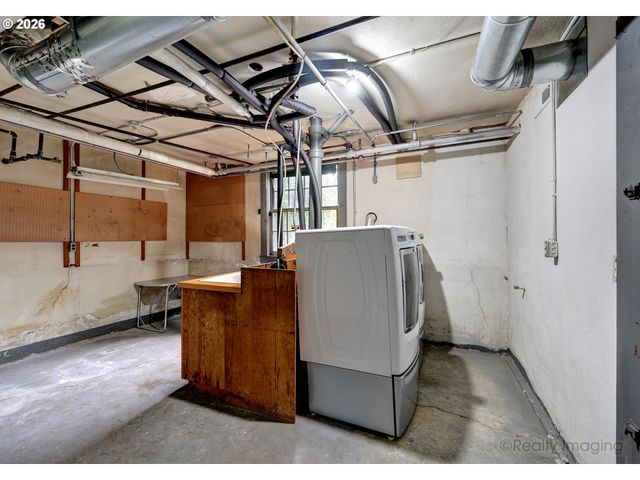 1975 Sw EDGEWOOD Rd, Portland, OR 97201