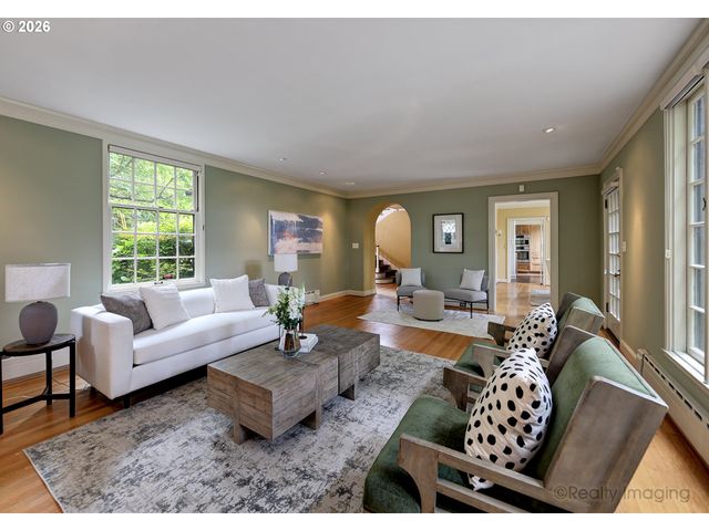 1975 Sw EDGEWOOD Rd, Portland, OR 97201