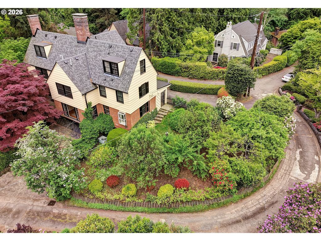1975 Sw EDGEWOOD Rd, Portland, OR 97201
