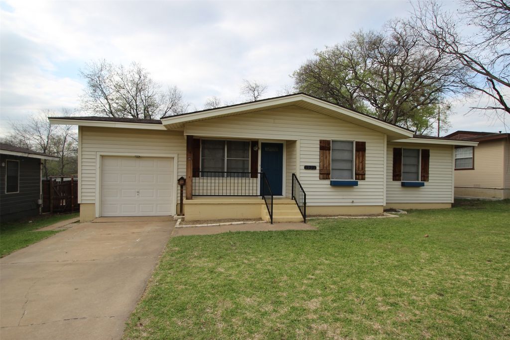 1921 Deborah Drive, Sherman, TX 75090