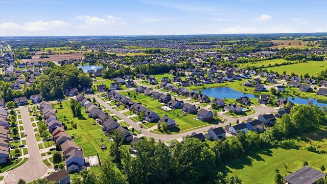 1736 Chateaux Trace, Greenwood, IN 46143