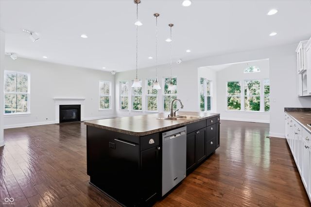 1736 Chateaux Trace, Greenwood, IN 46143