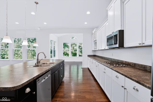 1736 Chateaux Trace, Greenwood, IN 46143