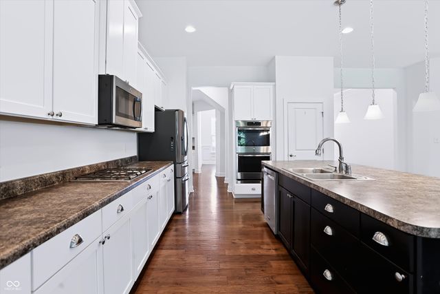 1736 Chateaux Trace, Greenwood, IN 46143