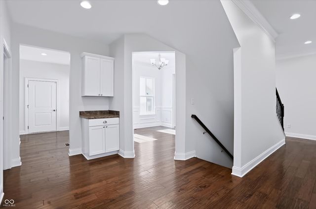 1736 Chateaux Trace, Greenwood, IN 46143