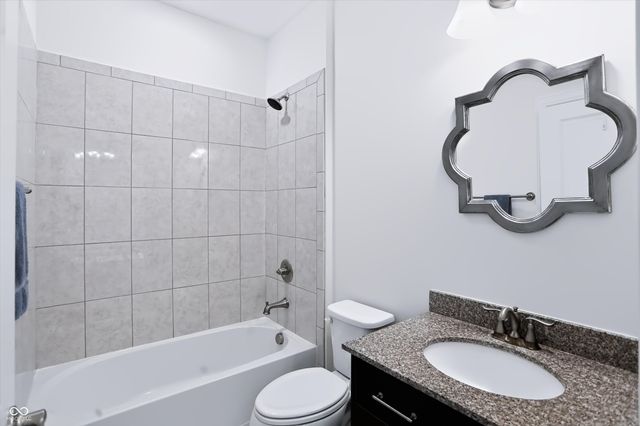 1736 Chateaux Trace, Greenwood, IN 46143