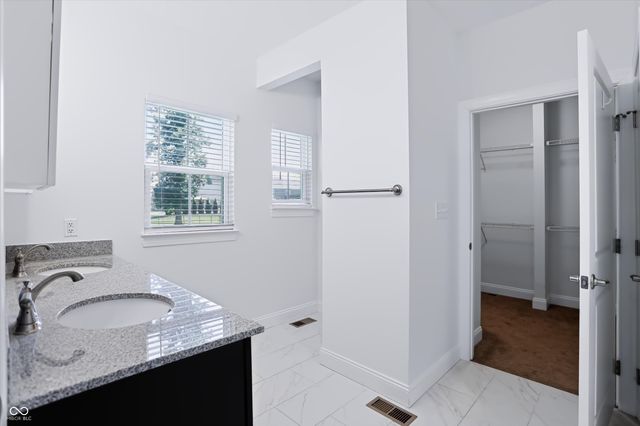 1736 Chateaux Trace, Greenwood, IN 46143