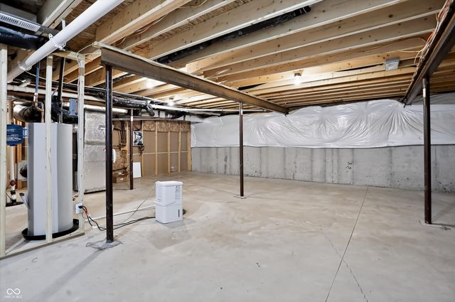 1736 Chateaux Trace, Greenwood, IN 46143