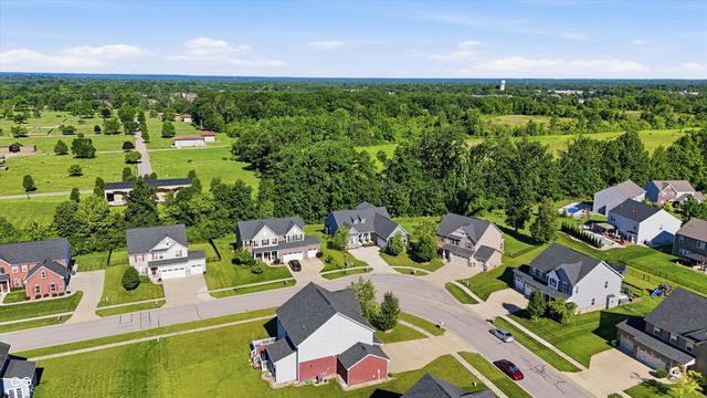 1736 Chateaux Trace, Greenwood, IN 46143