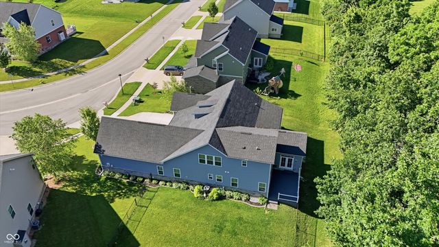 1736 Chateaux Trace, Greenwood, IN 46143