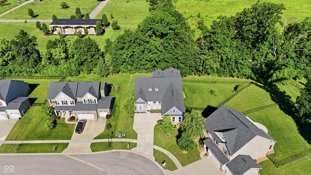 1736 Chateaux Trace, Greenwood, IN 46143