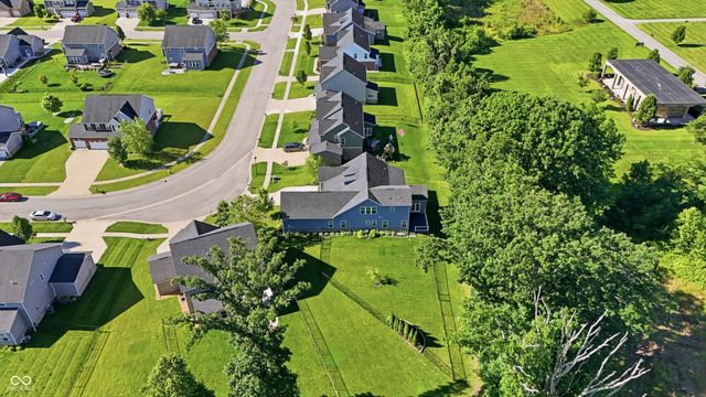 1736 Chateaux Trace, Greenwood, IN 46143