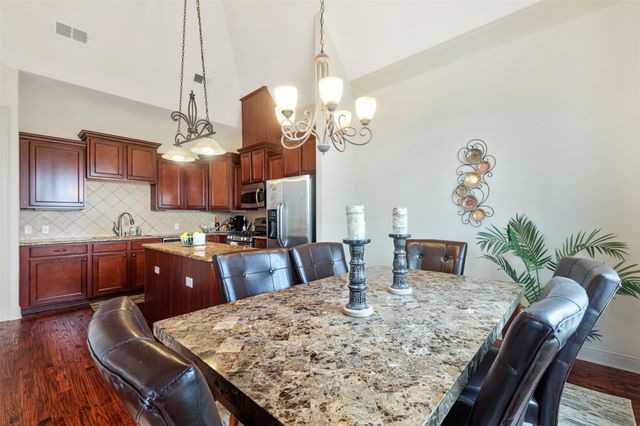 571 Rockingham Drive, Irving, TX 75063