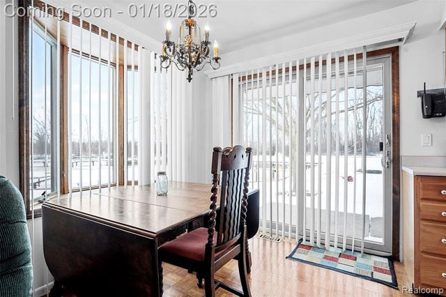 30352 Windsor 21, Rockwood, MI 48173