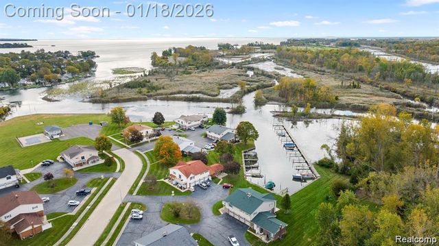 30352 Windsor 21, Rockwood, MI 48173