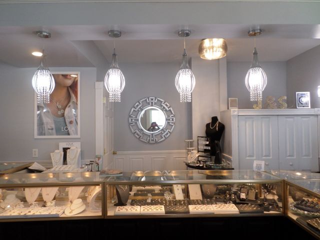 406 Lincoln Ave, Saugus, MA 01906