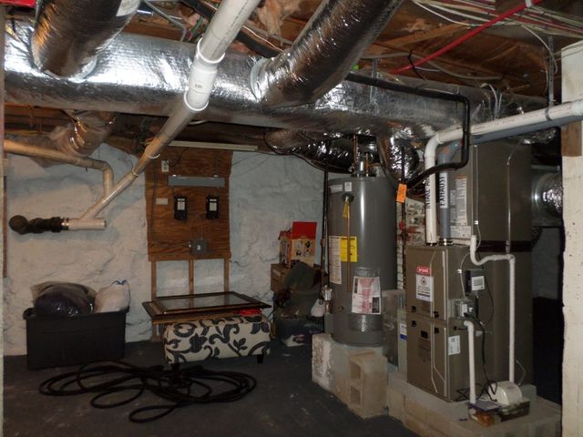 406 Lincoln Ave, Saugus, MA 01906
