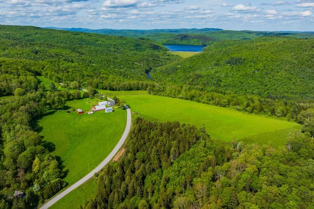395 King Hill Road, Readsboro, VT 05350