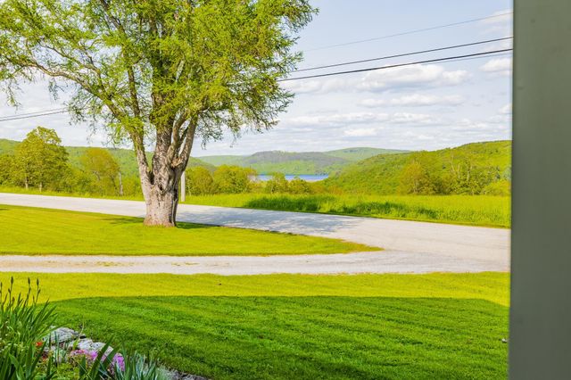 395 King Hill Road, Readsboro, VT 05350