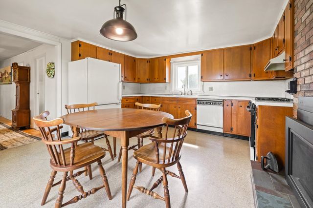 395 King Hill Road, Readsboro, VT 05350