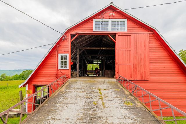 395 King Hill Road, Readsboro, VT 05350