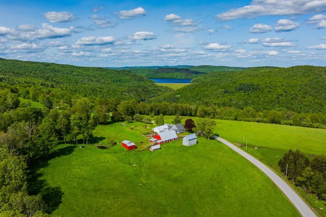 395 King Hill Road, Readsboro, VT 05350