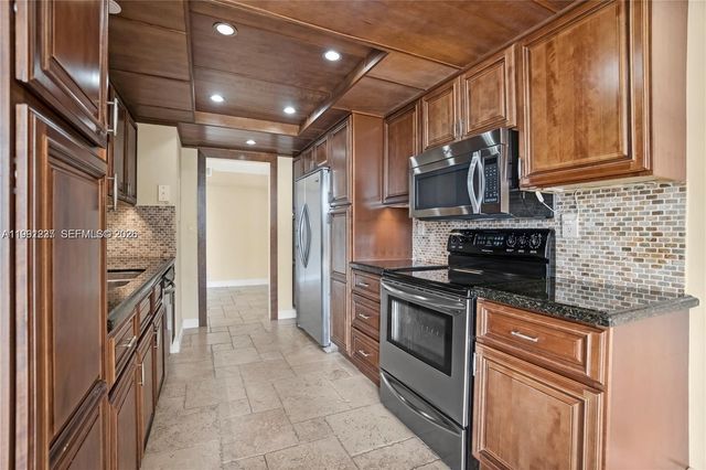 1000 Quayside Ter 706, Miami, FL 33138