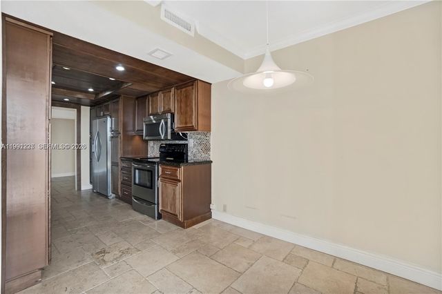 1000 Quayside Ter 706, Miami, FL 33138